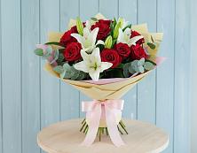 Букет цветов из:  Лилии и Розы в Тарко-Сале