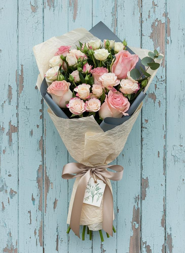 Букет цветов из: Розы в Тарко-Сале