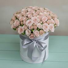 Цветочная композиция из Розы в шляпной коробке в Тарко-Сале