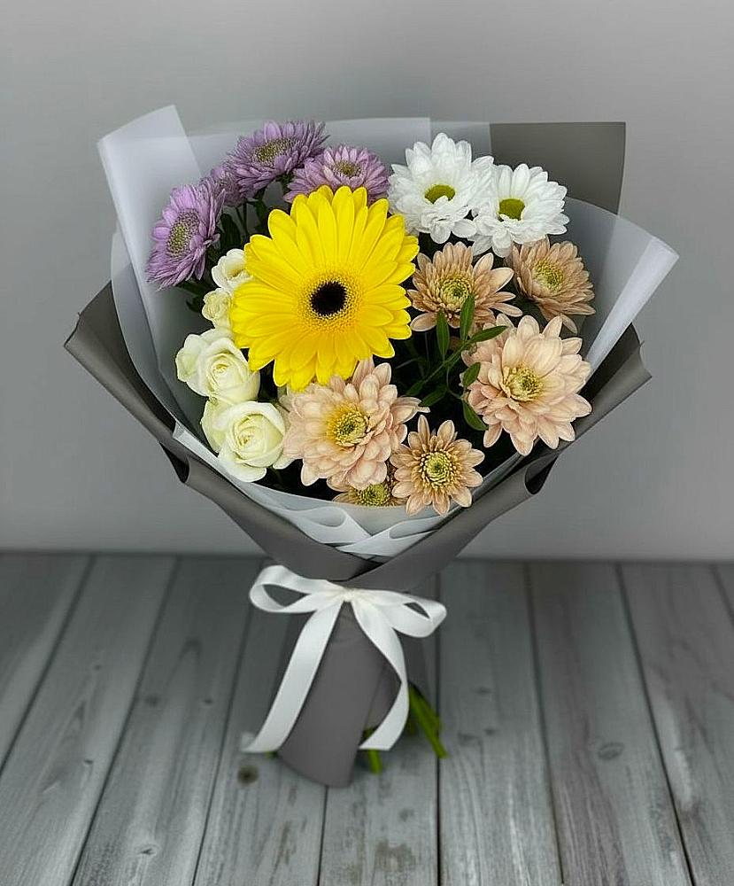 Букет цветов из: Розы, Герберы и Хризантемы в Тарко-Сале
