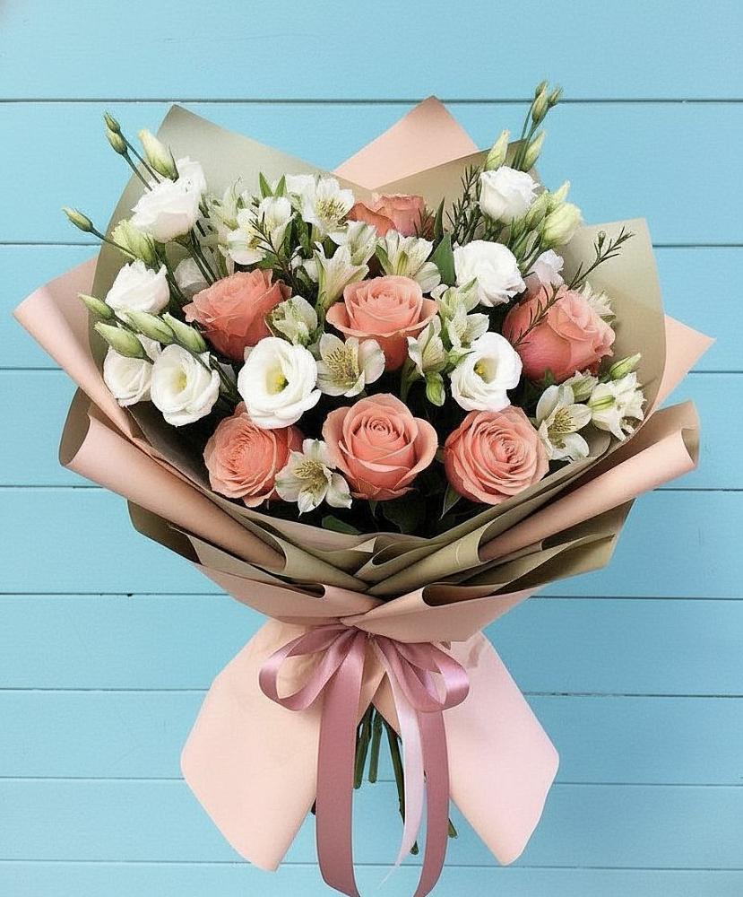 Букет цветов из: Розы, Альстромерии и Лизиантусы в Тарко-Сале
