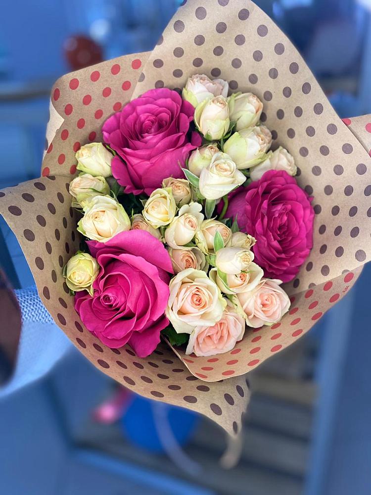 Букет цветов из: Розы в Тарко-Сале