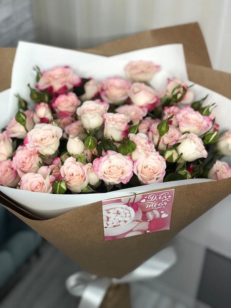 Букет цветов из: Розы в Тарко-Сале