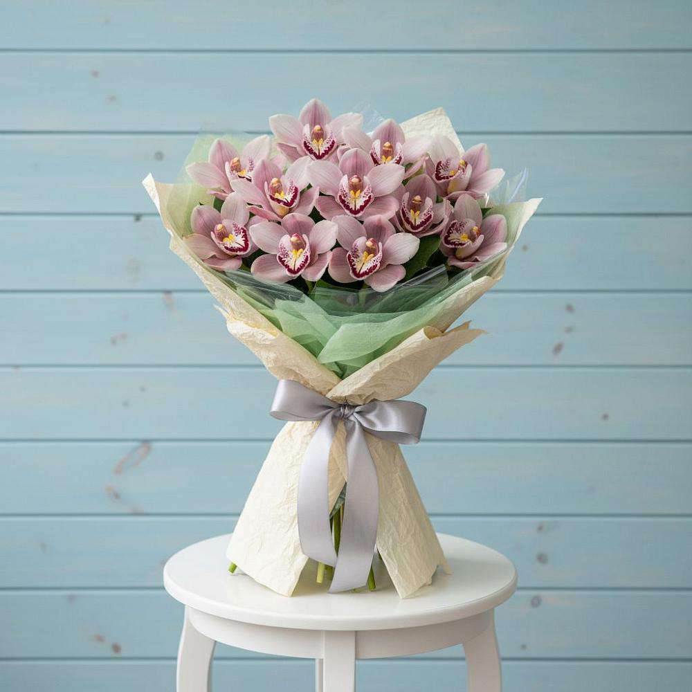 Букет цветов из: Орхидеи и Розы в Тарко-Сале