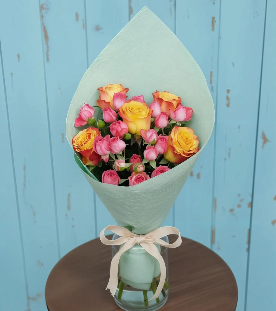 Букет цветов из: Розы в Тарко-Сале