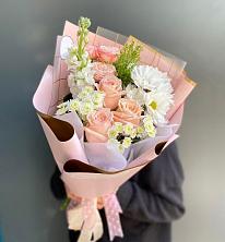 Букет цветов из:  Хризантемы и Розы в Тарко-Сале