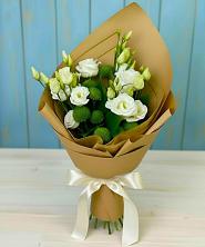 Букет цветов из:  Хризантемы и Лизиантусы в Тарко-Сале