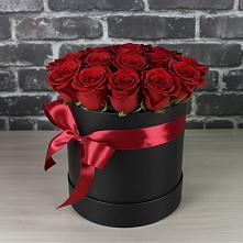 Цветочная композиция из Розы в шляпной коробке в Тарко-Сале