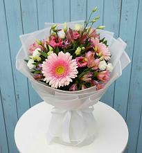 Букет цветов из:  Герберы, Альстромерии и Лизиантусы в Тарко-Сале