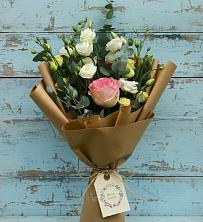 Букет цветов из:  Розы и Лизиантусы в Тарко-Сале
