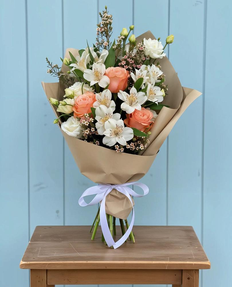 Букет цветов из: Альстромерии, Лизиантусы, Розы и Хризантемы в Тарко-Сале