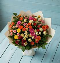 Букет Микс из разноцветных кустовых роз в Тарко-Сале