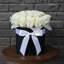 Цветочная композиция из Розы в шляпной коробке в Тарко-Сале